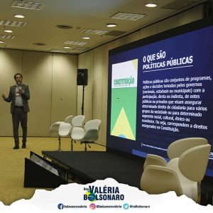 Deputada Valéria Bolsonaro - Palestra: “a importância do trabalho em rede com as casas legislativas”