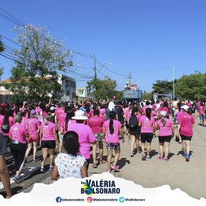 Outubro Rosa abraçando a causa no combate ao Câncer de mama