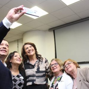 Deputada Valéria Bolsonaro primeiro simpósio do câncer/novembro azul realizado na Câmara Municipal de São Paulo