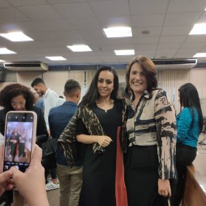 Deputada Valéria Bolsonaro primeiro simpósio do câncer/novembro azul realizado na Câmara Municipal de São Paulo