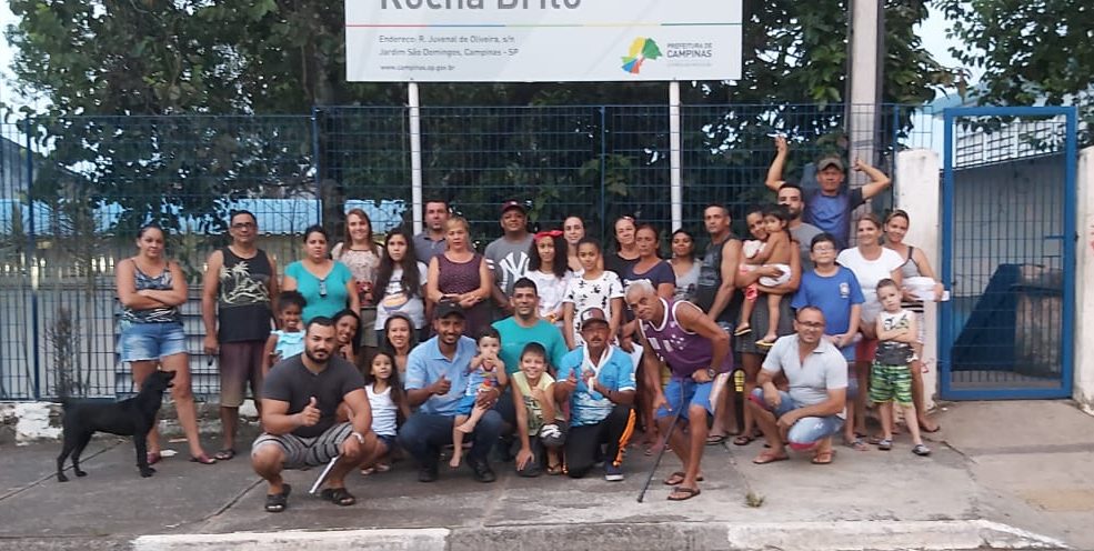 Você está visualizando atualmente Pais de alunos e comunidade do São Domingos fazem manifestação em favor da democracia, no processo de escolha sobre Escola Cívico Militar em Campinas