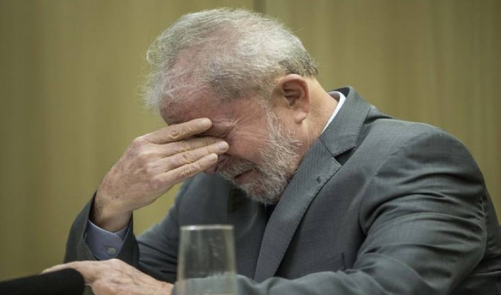 Você está visualizando atualmente TRF-4 nega recurso de Lula e mantém pena de 17 anos
