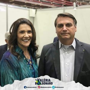 Leia mais sobre o artigo Deputada Valéria Bolsonaro acompanha Presidente da República em visita ao superlaboratório de luz síncrotron de 4ª geração em Campinas