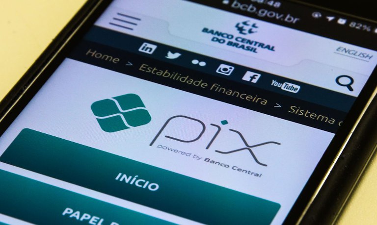 Você está visualizando atualmente Pix é lançado oficialmente e está disponível para todos os clientes das 734 instituições cadastradas