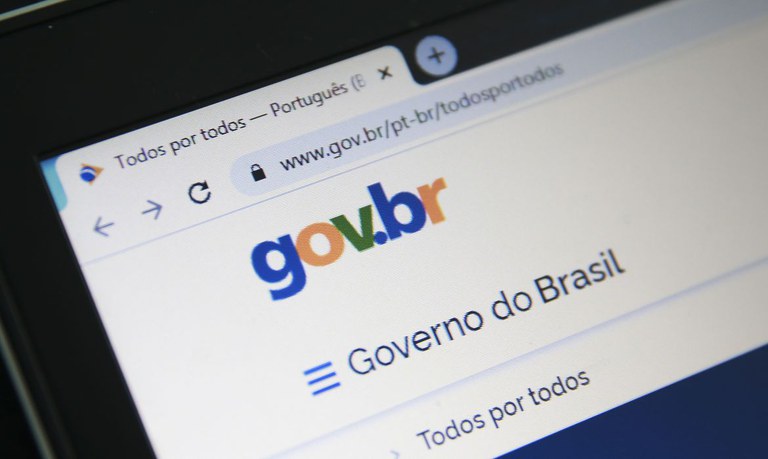 Você está visualizando atualmente Cidadãos poderão assinar documentos e validar transações com o governo de forma eletrônica