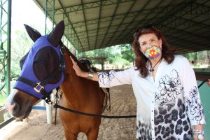 Leia mais sobre o artigo Deputada Valéria Bolsonaro participa de evento no Centro de Equoterapia de Jaguariúna