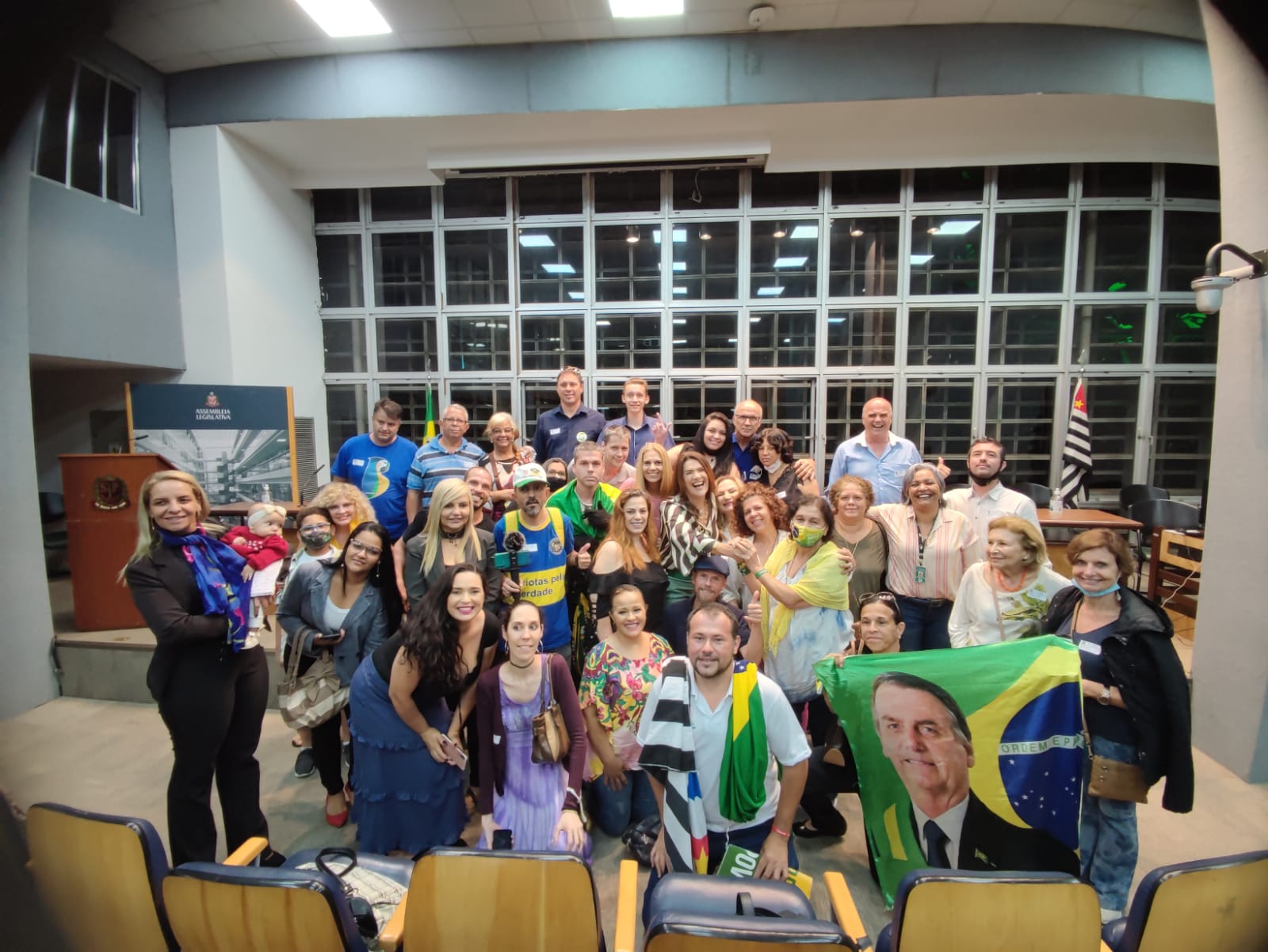 Valéria Bolsonaro participa de encontro de Lideranças para discutir Passaporte Sanitário