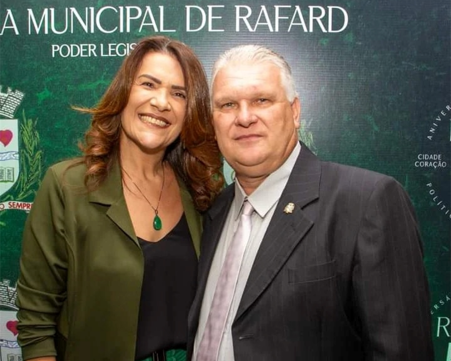 Em noite de gala, Deputada Valéria Bolsonaro prestigia Sessão Solene Rafard 57 anos
