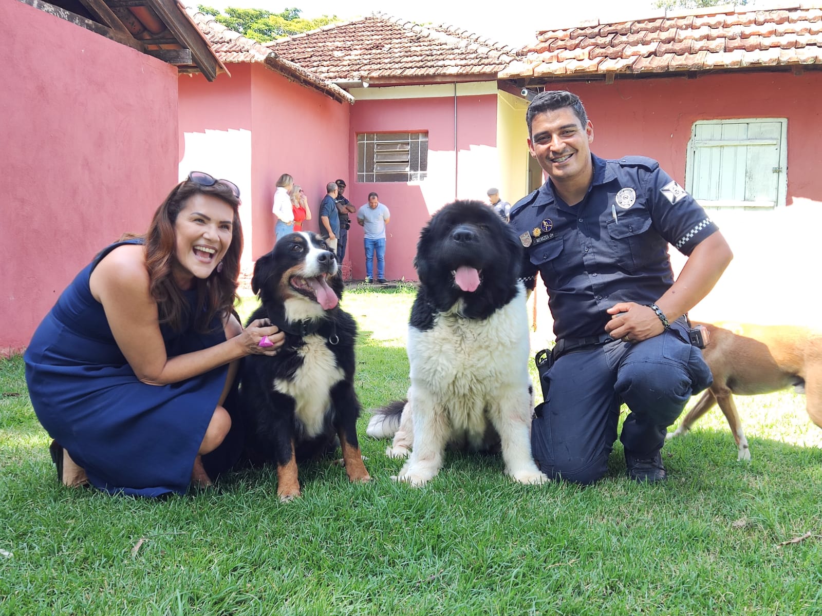 Você está visualizando atualmente Deputada Valéria Bolsonaro anuncia envio de emendas durante visita a Jaguariúna e Pedreira