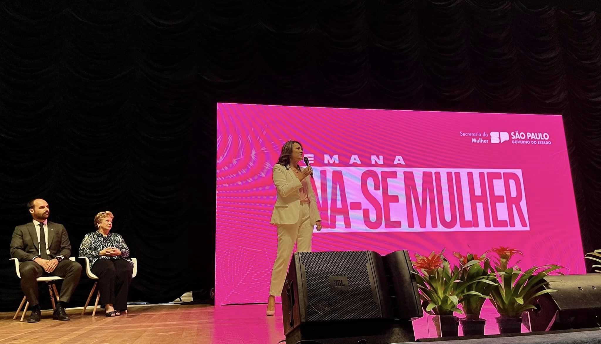 Você está visualizando atualmente “Semana Una-se, Mulher” tem participação da Deputada Valéria Bolsonaro