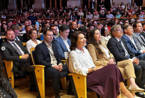 Leia mais sobre o artigo Deputada prestigia lançamento do Alfabetiza Juntos SP: Educação propõe aliança com municípios para alfabetizar crianças até os 7 anos de idade