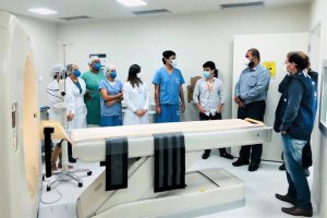 Leia mais sobre o artigo Hospital Universitário de Lagarto inicia operações utilizando tomógrafo